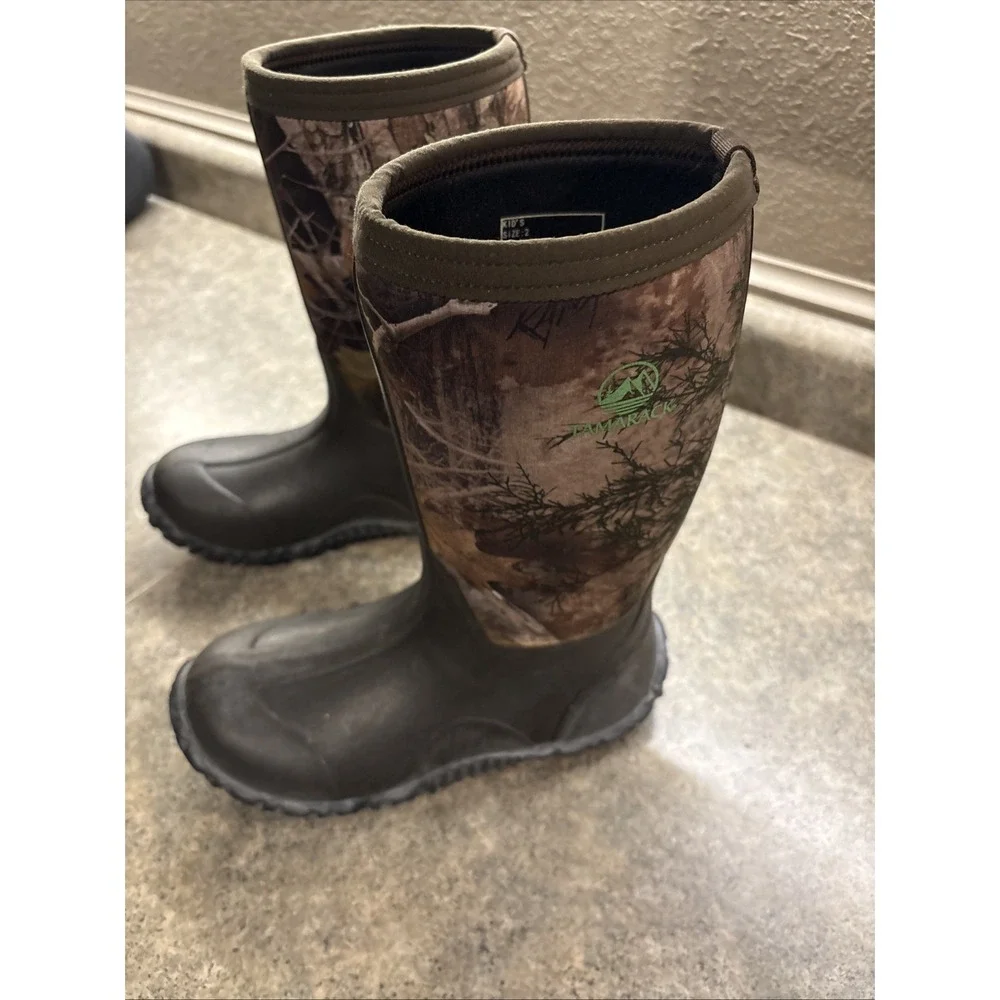 Kids Tamarack Camo Insulated Rubber Boots Sz 2 (9Q-B007) Good Condition